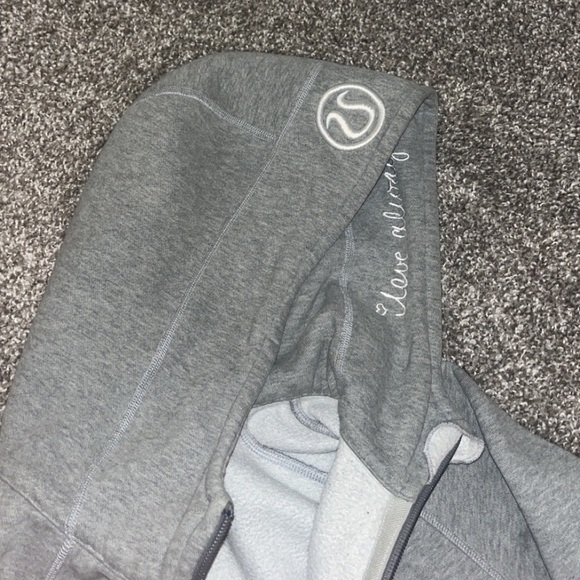 Lulu Lemon Jacket 🍋🍋 - Picture 4 of 4